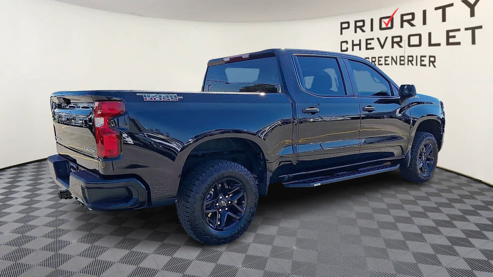 Used 2024 Chevrolet Silverado 1500 Custom Trail Boss AWD/4WD image 8