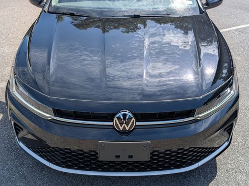 Used 2025 Volkswagen Jetta SE w/ Black Wheel Package FWD image 12