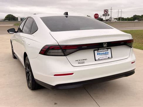 Certified 2025 Honda Accord SE image 5