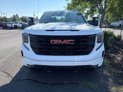 Used 2022 GMC Sierra 1500 Elevation AWD/4WD image 2