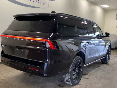 New 2026 Lincoln Navigator L Reserve w/ Jet Appearance Package image 10