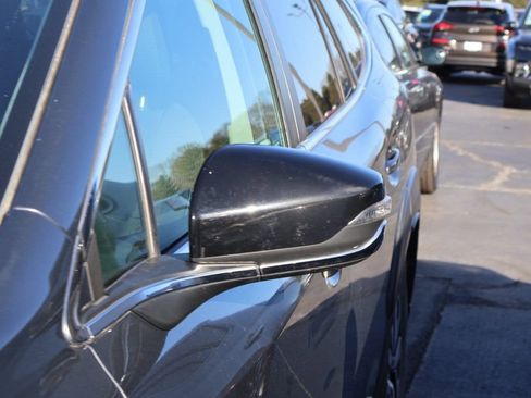 Used 2023 Subaru Outback Premium image 12