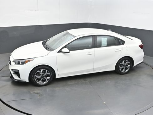 Used 2021 Kia Forte LXS FWD image 32