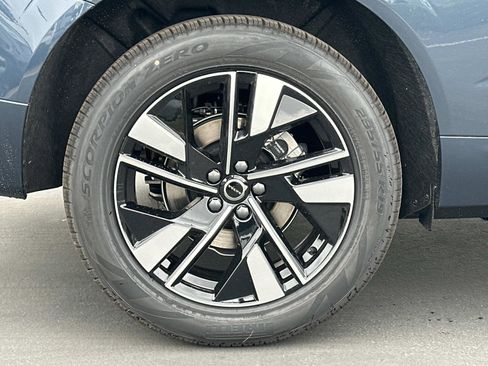 New 2026 Volvo XC60 B5 Core w/ Climate Package image 22