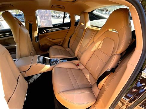 Used 2018 Porsche Panamera image 18