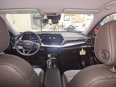 New 2026 Chevrolet Trax LT w/ Driver Confidence Package FWD image 18