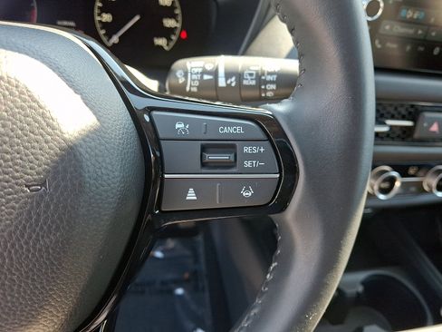 Certified 2024 Honda HR-V EX-L image 22