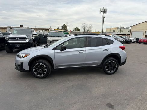 Used 2022 Subaru Crosstrek 2.0i image 3