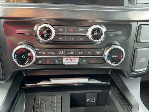 New 2025 Ford F250 Lariat image 18