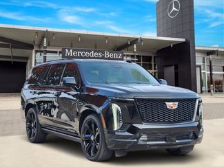 Used 2025 Cadillac Escalade Sport Platinum video 2