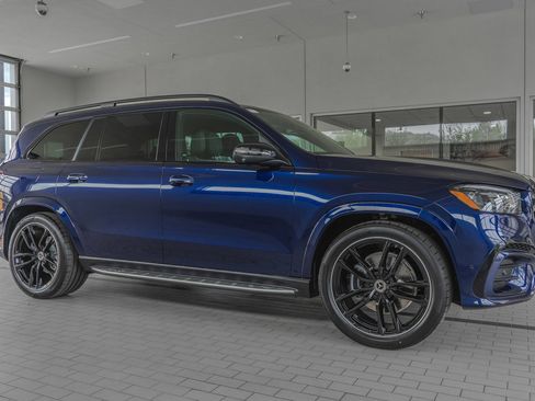 New 2025 Mercedes-Benz GLS 580 4MATIC image 12