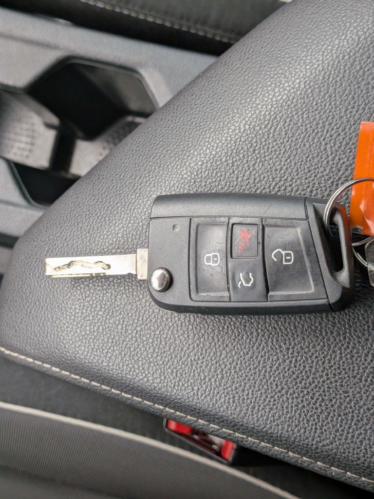 Used 2025 Volkswagen Jetta Sport FWD image 28