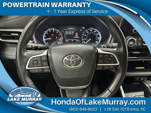 Used 2023 Toyota Highlander XLE FWD image 18