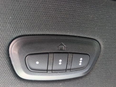 Used 2022 RAM 1500 Laramie AWD/4WD image 43