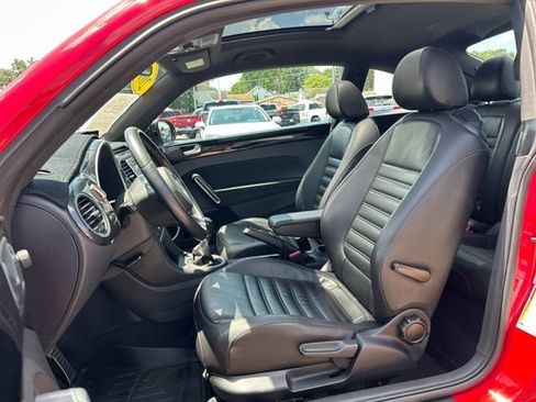 Used 2012 Volkswagen Beetle 2.0T FWD image 19