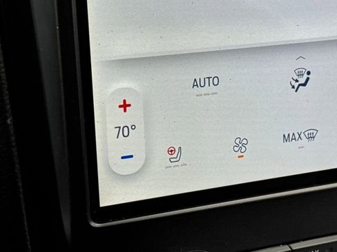 Used 2024 Ford Edge Titanium image 20