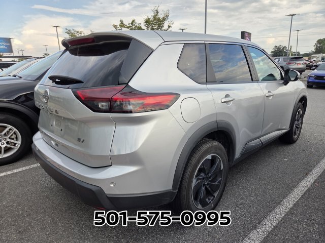Used 2024 Nissan Rogue SV FWD image 4