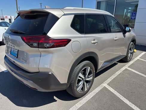 Used 2023 Nissan Rogue SL AWD/4WD image 4