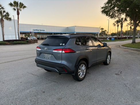 Used 2025 Toyota Corolla Cross LE image 5