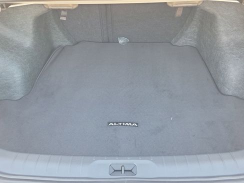 Used 2025 Nissan Altima 2.5 SR FWD image 10