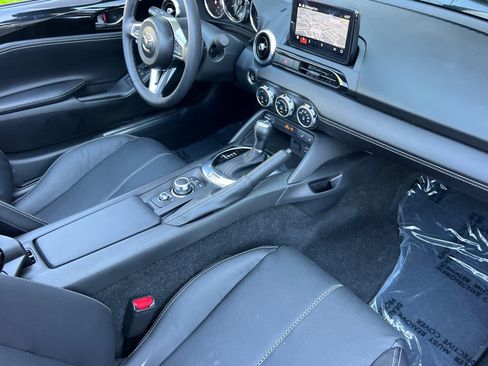 Used 2023 MAZDA MX-5 Miata Grand Touring RWD image 14