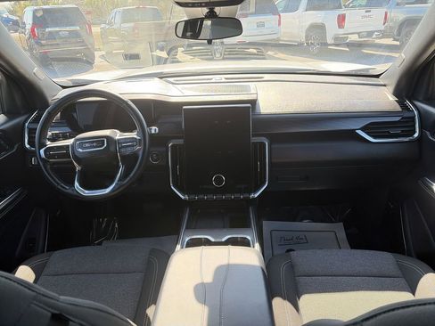 Used 2025 GMC Acadia Elevation image 24