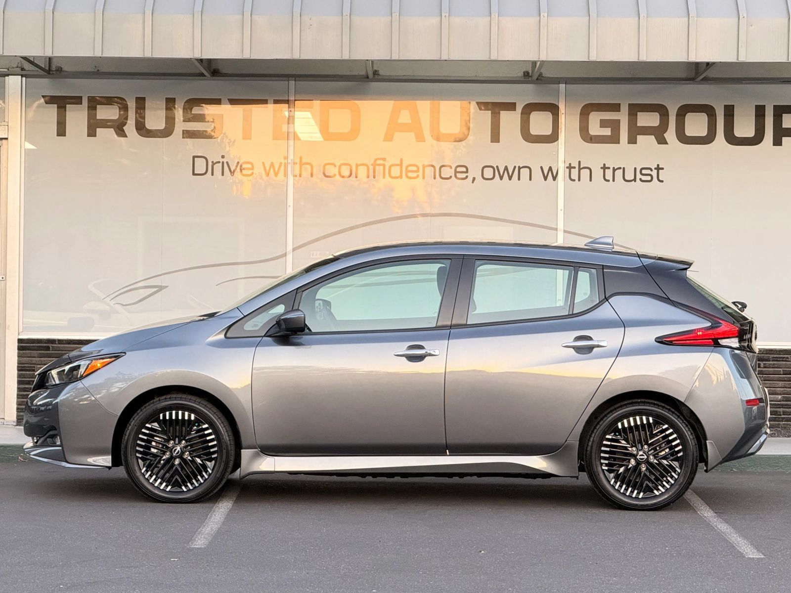 Used 2024 Nissan Leaf SV Plus FWD image 4