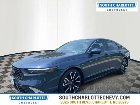 Used 2025 Honda Accord Touring image 1