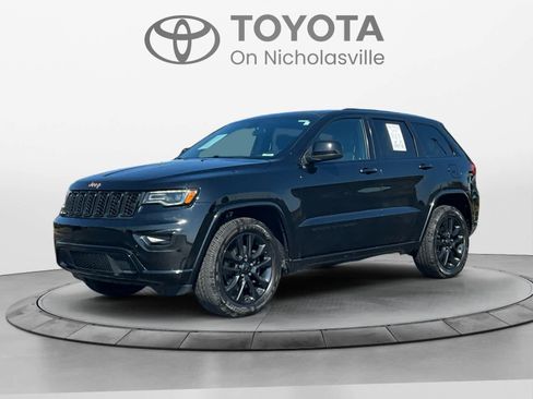 Used 2021 Jeep Grand Cherokee Laredo X AWD/4WD image 1