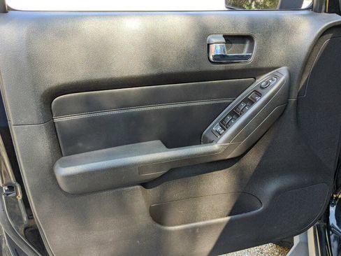 Used 2010 HUMMER H3T image 26