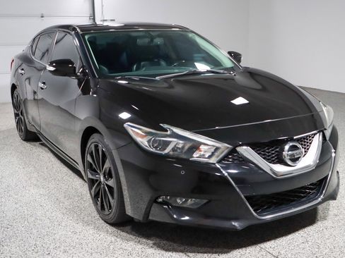 Used 2017 Nissan Maxima SR w/ Midnight Edition image 5