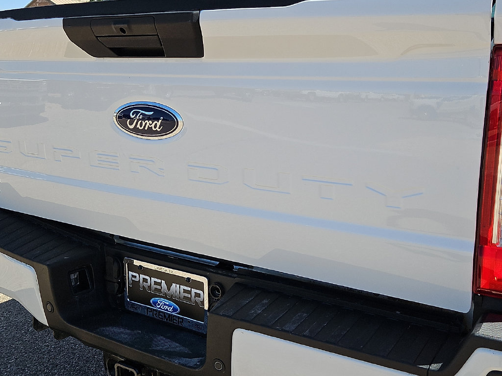 Certified 2025 Ford F250 XLT w/ Black Appearance Package AWD/4WD image 15