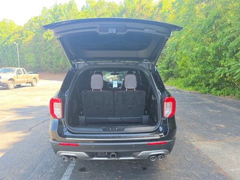 Used 2021 Ford Explorer Platinum w/ Equipment Group 601A AWD/4WD image 10