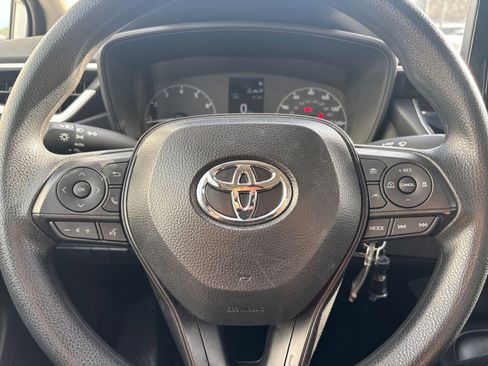 Used 2025 Toyota Corolla LE image 25