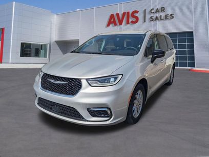 Used 2024 Chrysler Pacifica Touring-L