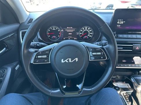Used 2023 Kia Seltos SX image 9