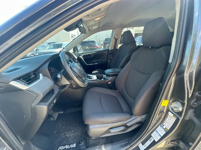 Used 2019 Toyota RAV4 LE AWD/4WD image 29