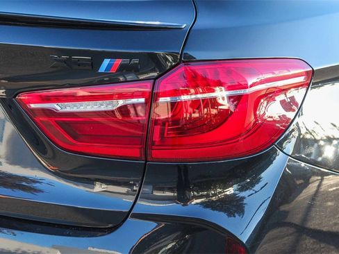 Used 2018 BMW X6 M image 11