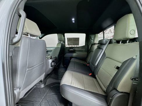 Used 2025 Chevrolet Silverado 1500 ZR2 w/ Technology Package image 29