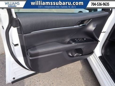 Used 2019 Toyota Camry XLE image 17