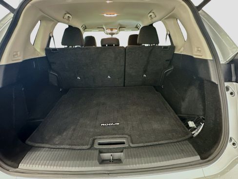 Used 2025 Nissan Rogue SV AWD/4WD image 29