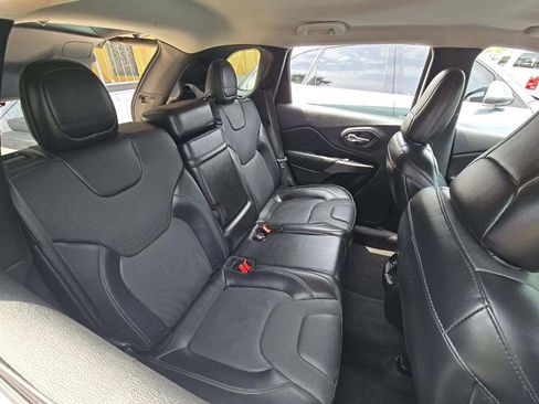 Used 2019 Jeep Cherokee Limited AWD/4WD image 15