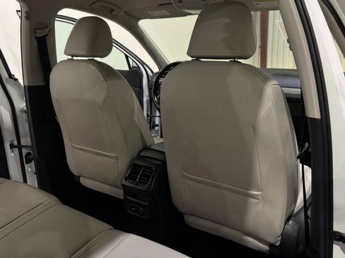 Used 2019 Volkswagen Tiguan SE FWD image 15
