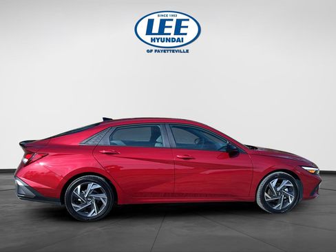 Certified 2025 Hyundai Elantra Sport w/ Cargo Package image 6