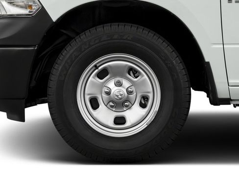 Used 2017 RAM 1500 Express AWD/4WD image 14