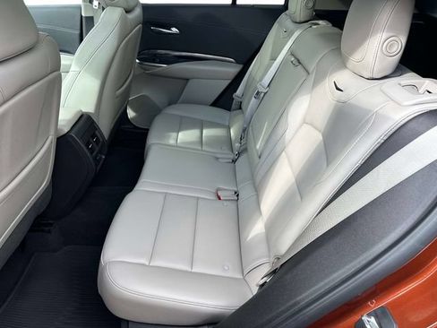 Used 2019 Cadillac XT4 Luxury w/ Cold Weather Package AWD/4WD image 11