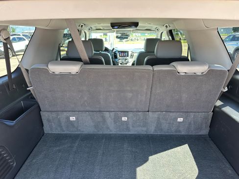 Used 2020 Chevrolet Suburban LT w/ Luxury Package AWD/4WD image 34