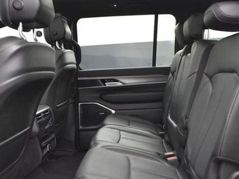 Used 2024 Jeep Wagoneer Series II image 8