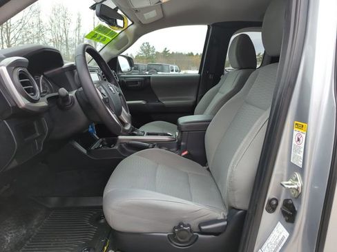 Used 2017 Toyota Tacoma SR5 image 12