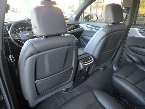 Used 2025 Cadillac XT6 Premium Luxury image 18